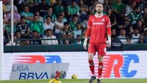 El portero español solo jugó 10 partidos en México y durante el inicio del Apertura 2025 los diablos rojos anunciaron su salida.