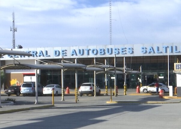 Los pasajeros que presenciaron el hecho fueron canalizados por personal del lugar para continuar con sus trayectos. Los pasajeros que presenciaron el hecho fueron canalizados por personal del lugar para continuar con sus trayectos.