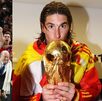 La Selección Española de Fútbol cumple 15 años de haber conseguido el Mundial. La Selección Española de Fútbol cumple 15 años de haber conseguido el Mundial.