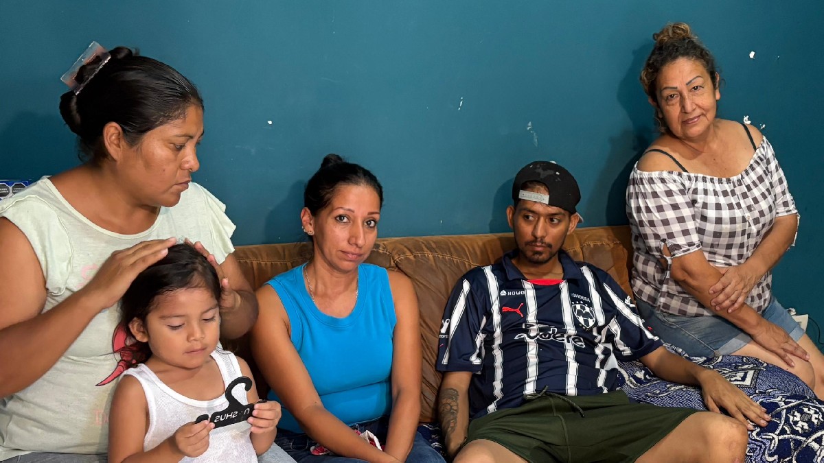 Vecinas de Juárez se organizan para apoyar a Everardo, un joven enfermo que quedó al borde de la muerte tras ser atropellado Vecinas de Juárez se organizan para apoyar a Everardo, un joven enfermo que quedó al borde de la muerte tras ser atropellado
