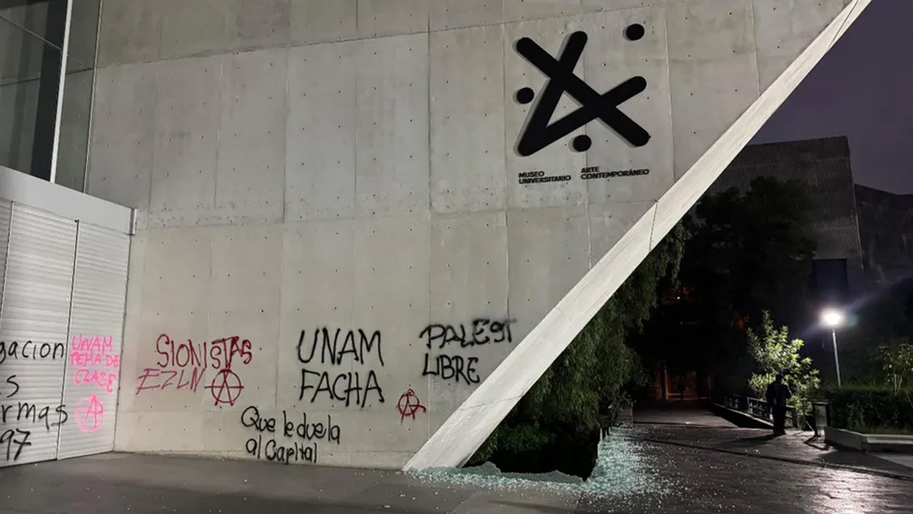 La segunda marcha contra la gentrificación en la CdMx culminó con actos de violencia y vandalismo significativos dentro de las instalaciones de la UNAM.