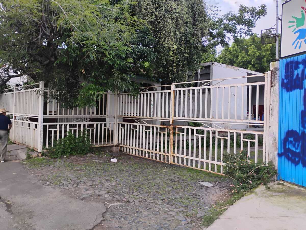 Los robos constantes cerca de la escuela especial tiene preocupados a los padres de familia y transeuntes de la zona Los robos constantes cerca de la escuela especial tiene preocupados a los padres de familia y transeuntes de la zona