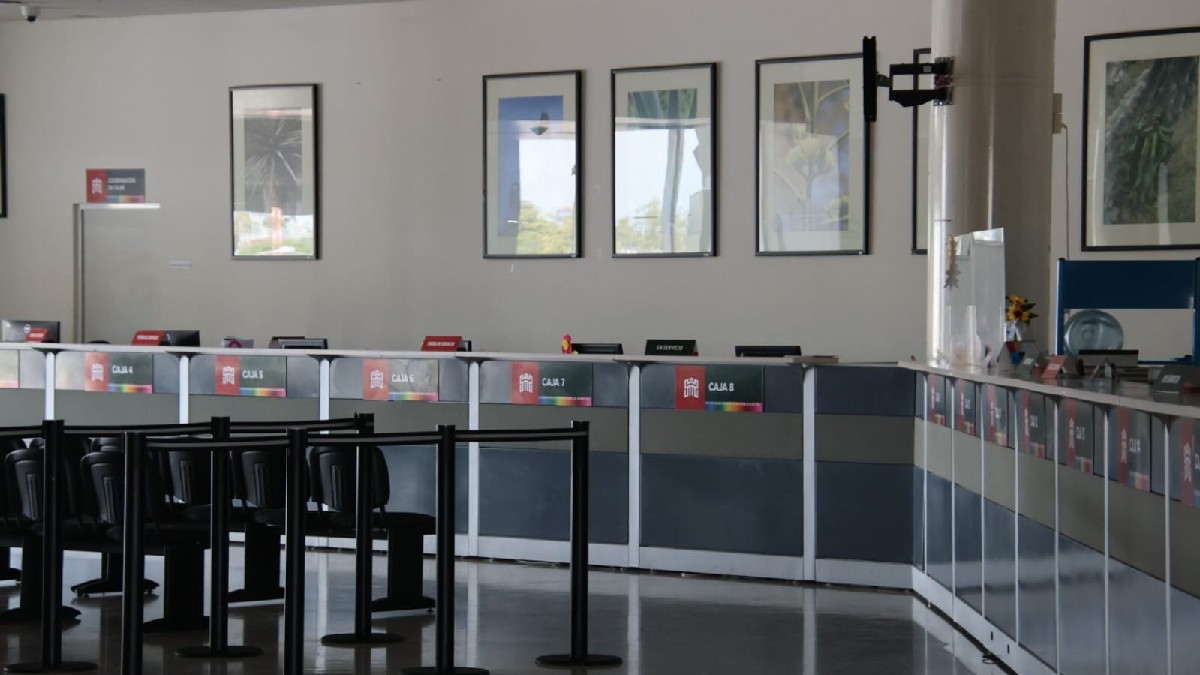 Tras la interrupción en el servicio de energía eléctrica de la CFE en el sector Centro, algunos servicios de la Presidencia de Torreón fueron suspendidos. Tras la interrupción en el servicio de energía eléctrica de la CFE en el sector Centro, algunos servicios de la Presidencia de Torreón fueron suspendidos.