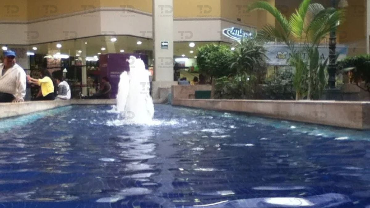 Así era la icónica fuente de Plaza Crystal, un centro comercial que familias disfrutaban durante los fines de semana. Así era la icónica fuente de Plaza Crystal, un centro comercial que familias disfrutaban durante los fines de semana.