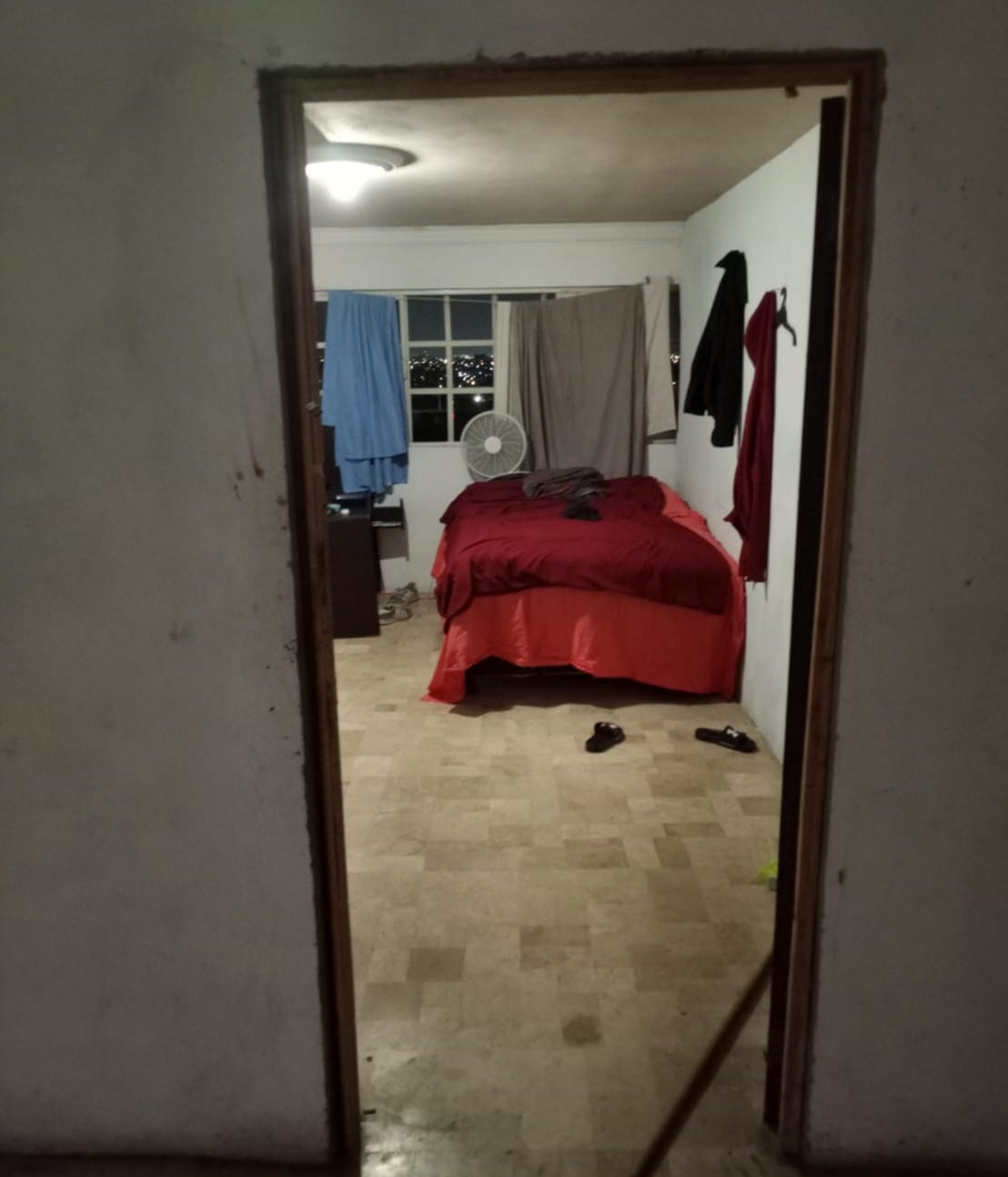 Un hombre de origen argentino fue detenido luego de privar de la libertad a su exnovia en un domicilio de la colonia Guadalupe Chávez, en Guadalupe, Nuevo León.