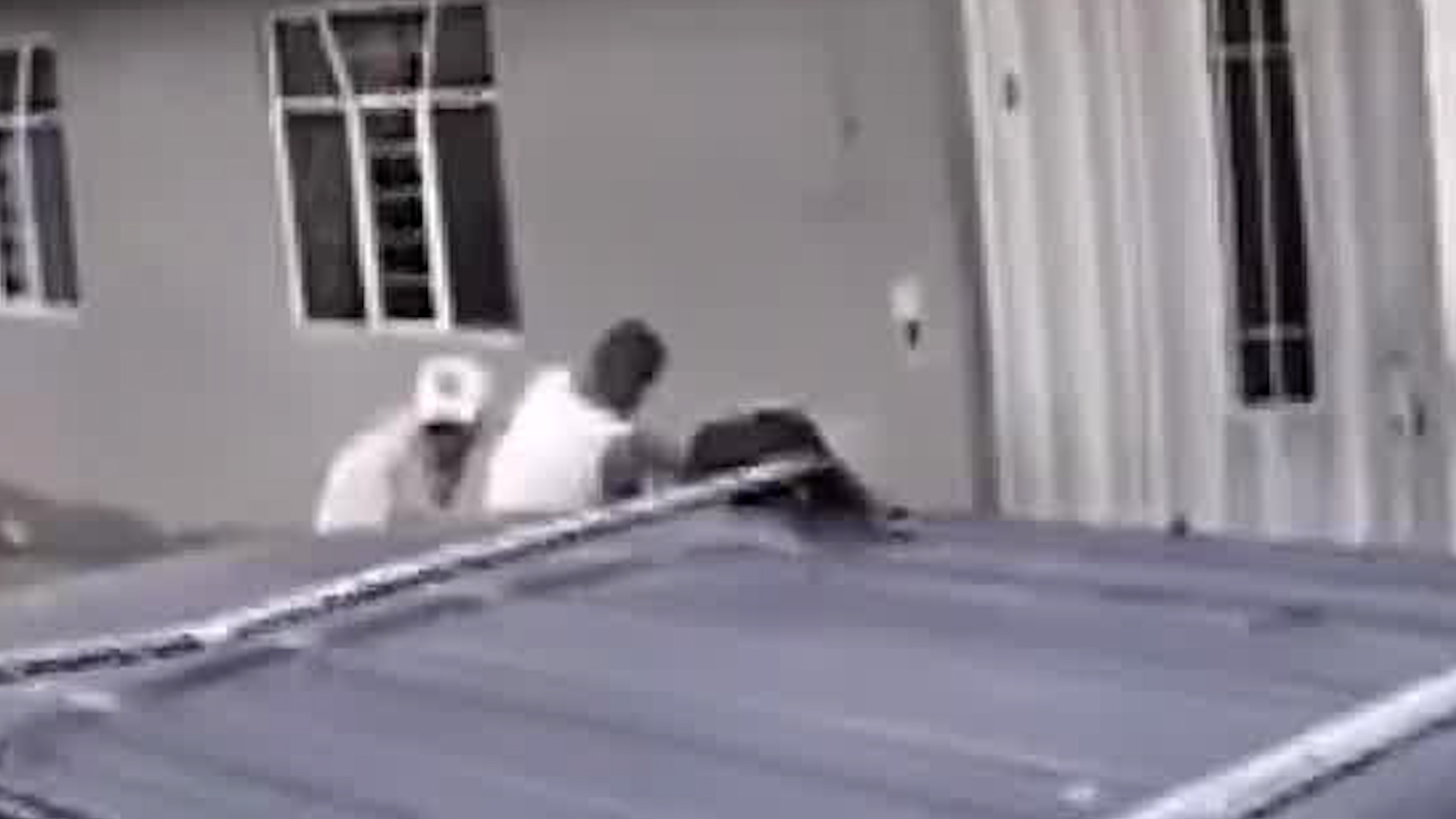 Aparentemente, los tres hermanos policías venían en estado inconveniente al agredir a una familia por un lugar de estacionamiento.