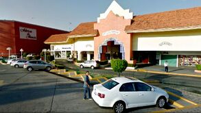 Plaza Crystal fue el corazón comercial de Puebla en los 90. Hoy, su fuente desaparecida y la nostalgia por Fábricas de Francia revelan cómo ha pasdado el tiempo