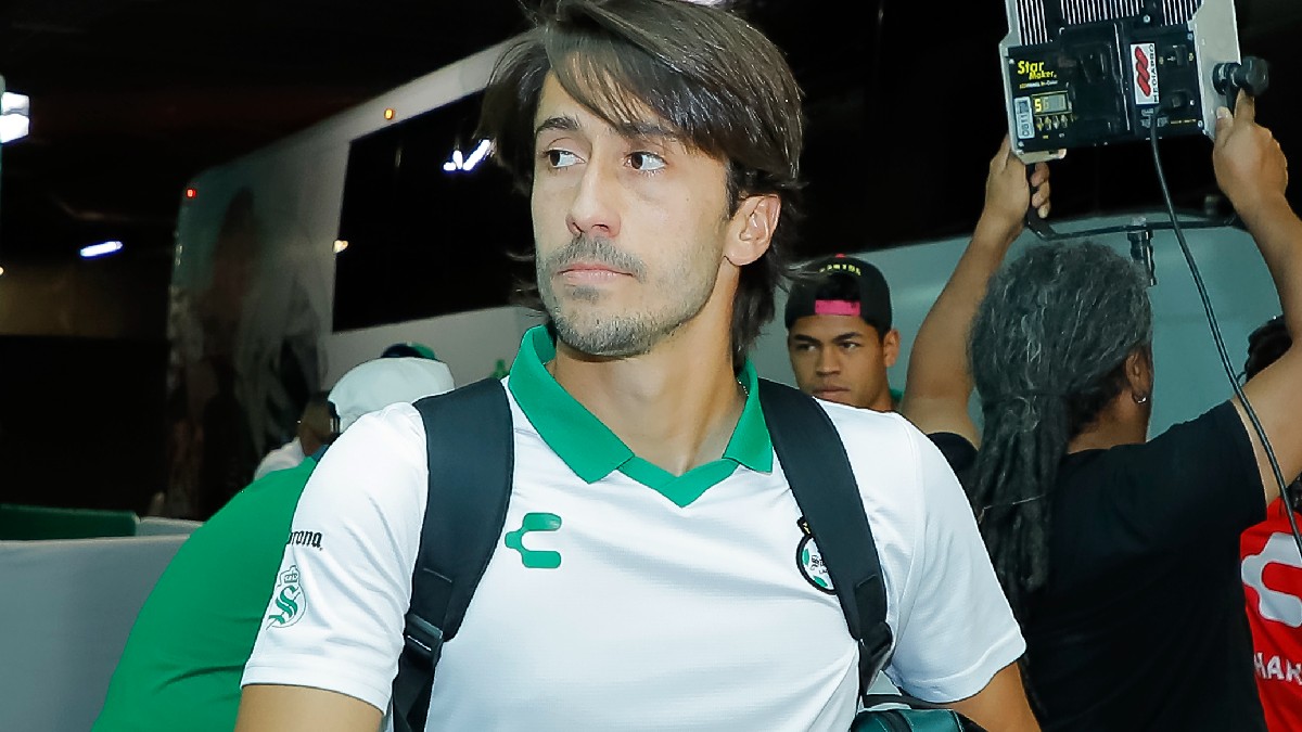 A pesar de que Santos Laguna viene de dos torneos consecutivos finalizando en el último lugar de la tabla, Javier Abella piensa en el título para Santos