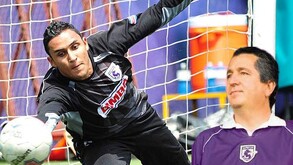 Keylor Navas llega a Pumas luego de una increíble trayectoria, misma que no hubiera conseguido de no ser por el apoyo de Jorge Vergara.