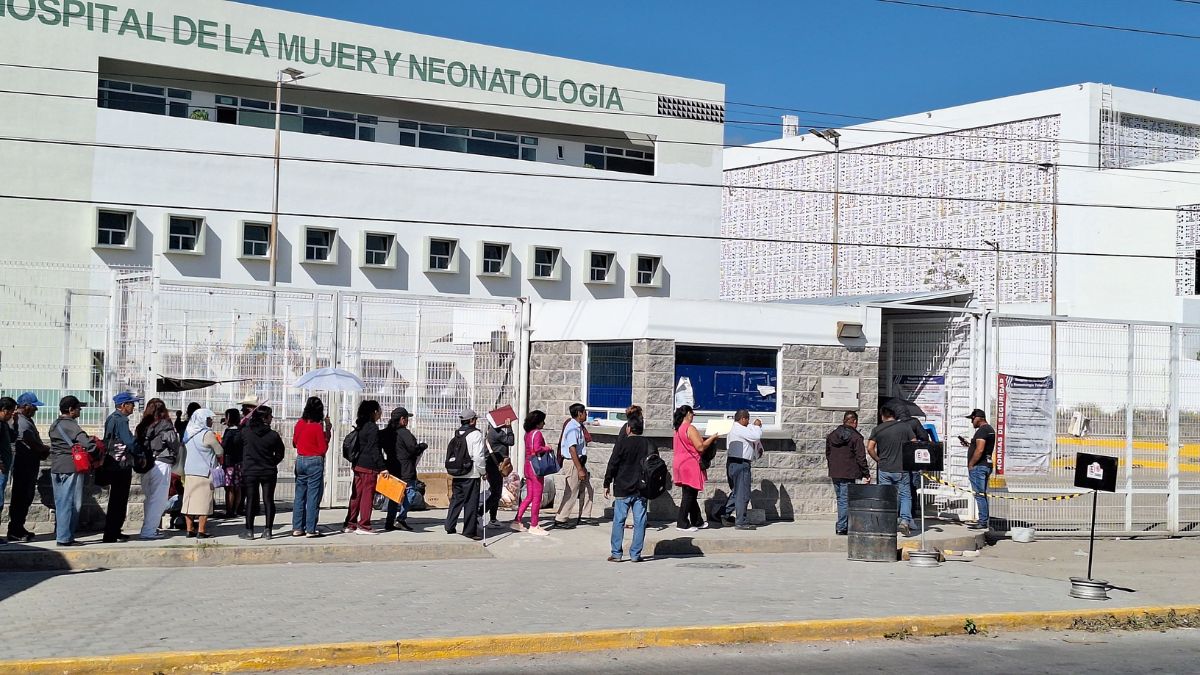 Una joven de Santa María Coapan denuncia negligencia en el Hospital de Tehuacán: su bebé murió tras 12 horas sin atención. La familia prepara acciones legales. Una joven de Santa María Coapan denuncia negligencia en el Hospital de Tehuacán: su bebé murió tras 12 horas sin atención. La familia prepara acciones legales.