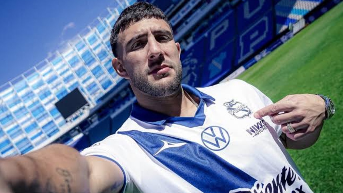 Lucas Cavallini sufrió la misma lesión en agosto del 2024, rompiéndose el ligamento durante un entrenamiento con el Puebla. Lucas Cavallini sufrió la misma lesión en agosto del 2024, rompiéndose el ligamento durante un entrenamiento con el Puebla.