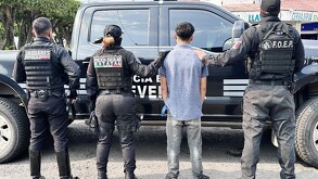 Oficiales de la Secretaría de Seguridad del Estado rescatan a un joven de 17 años que estaba por ser trasladado con fines delictivos a Michoacán.