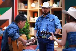 Tras realizar una audición al programa, Antonio pasó a la segunda etapa de un reality internacional en el que competirá con otras bandas por el mejor lugar.