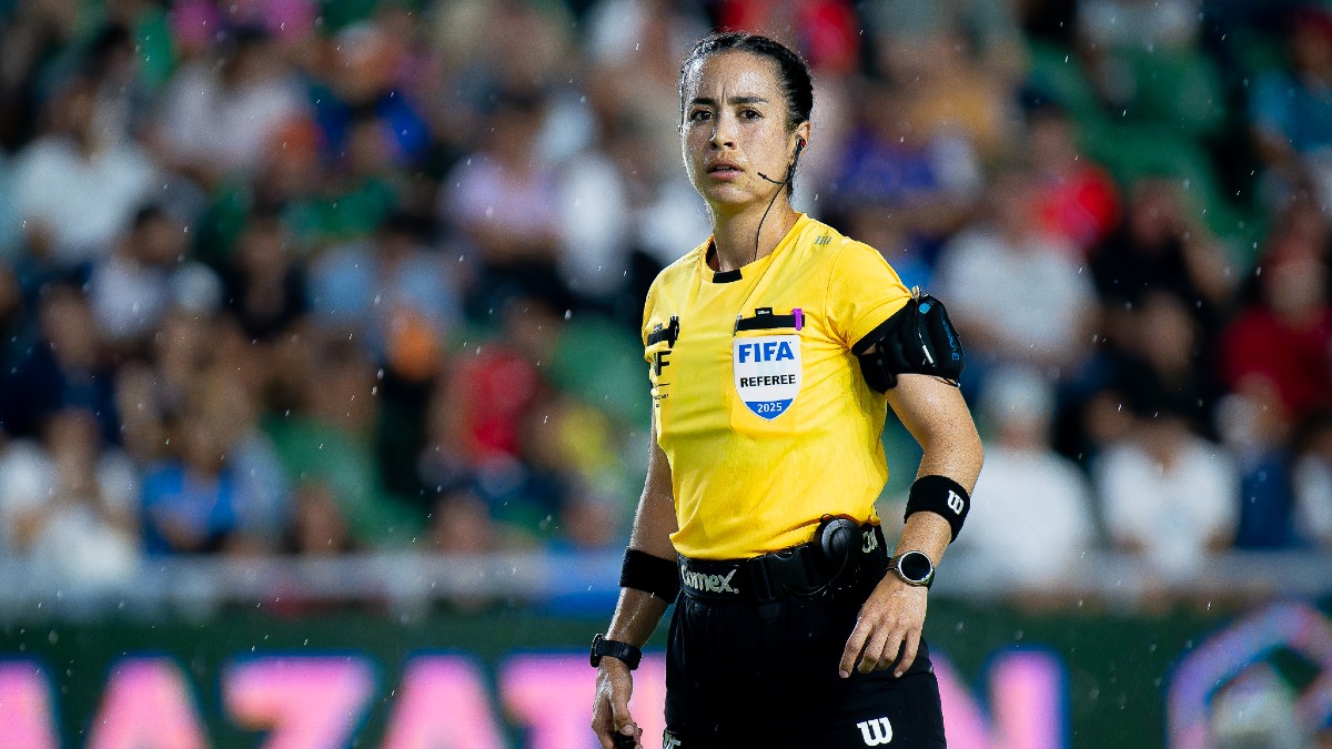 Katia Itzel García llevará un equipo arbitral conformado por otras dos mujeres mexicanas Sandra Ramírez y Karen Díaz. Katia Itzel García llevará un equipo arbitral conformado por otras dos mujeres mexicanas Sandra Ramírez y Karen Díaz.