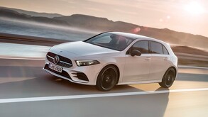 Mercedes-Benz es una marca alemana de automóviles de lujo, fundada en la ciudad de Stuttgart, Alemania, por Carl Benz y Gottlieb Daimler.