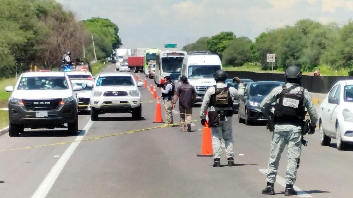 De acuerdo con reportes preliminares emitidos por autoridades locales y federales, los hechos ocurrieron alrededor de las 13:00 horas. De acuerdo con reportes preliminares emitidos por autoridades locales y federales, los hechos ocurrieron alrededor de las 13:00 horas.