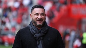 Antonio Mohamed está por medirse ante los Tigres en uno de los mejores momentos de su carrera, portando de nuevo la etiqueta de campeón