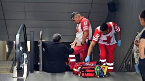 Accidente Tren Ligero Guadalajara: mujer de la tercera edad cae en escaleras