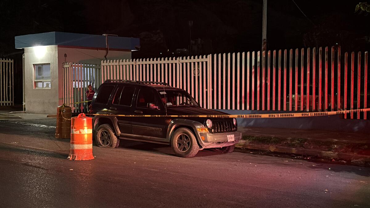 Un hombre que fue atacado a balazos llegó por sus propios medios al Hospital General Tierra y Libertad en Monterrey para pedir ayuda y ser atendido.