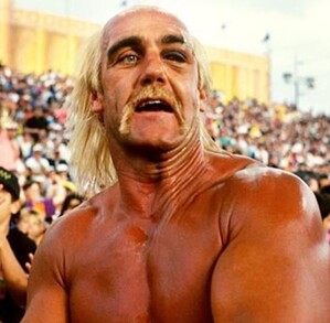 El ojo morado de Hulk Hogan causó mucha polémica en su momento y es tema de debate hasta la fecha entre aficionados a la lucha libre.