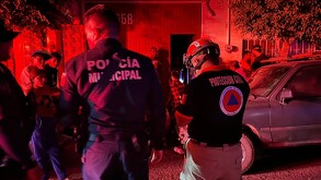 Según testigos, la agresión ocurrió pese a que el reportero no estaba obstruyendo el trabajo de los policías.