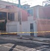 Peritos de la fiscalía mexiquense acudieron al lugar para realizar el levantamiento del cuerpo de Daniel.