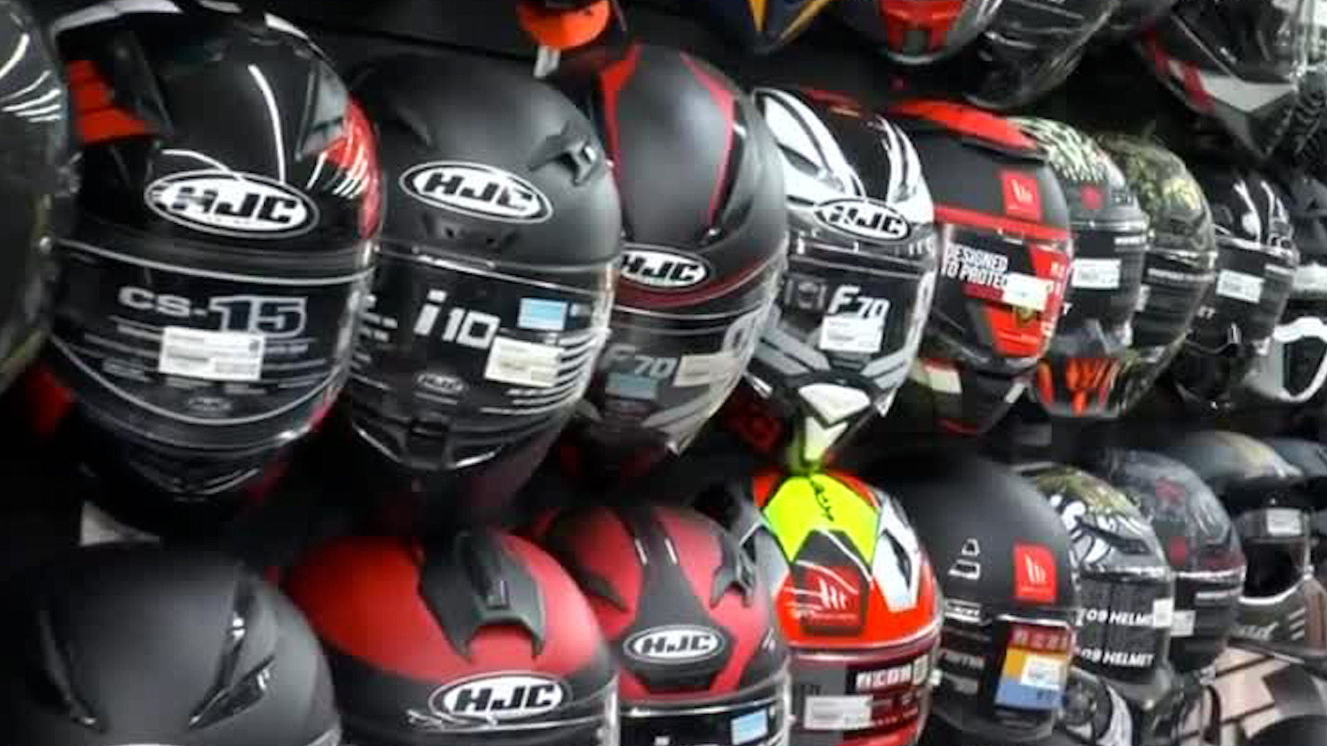 Con la entrada en vigor del Reglamento de Tránsito para motociclistas en 2022, el uso de caso se volvió obligatorio.