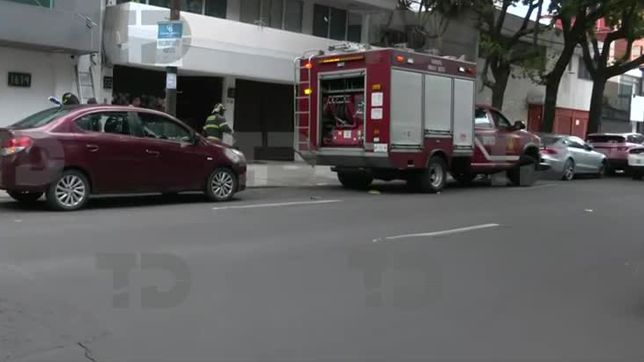 De acuerdo con los primeros reportes, un empleado de mantenimiento corto un tanque de gas fuera de servicio, lo que provocó la fuga y comenzó la movilización.