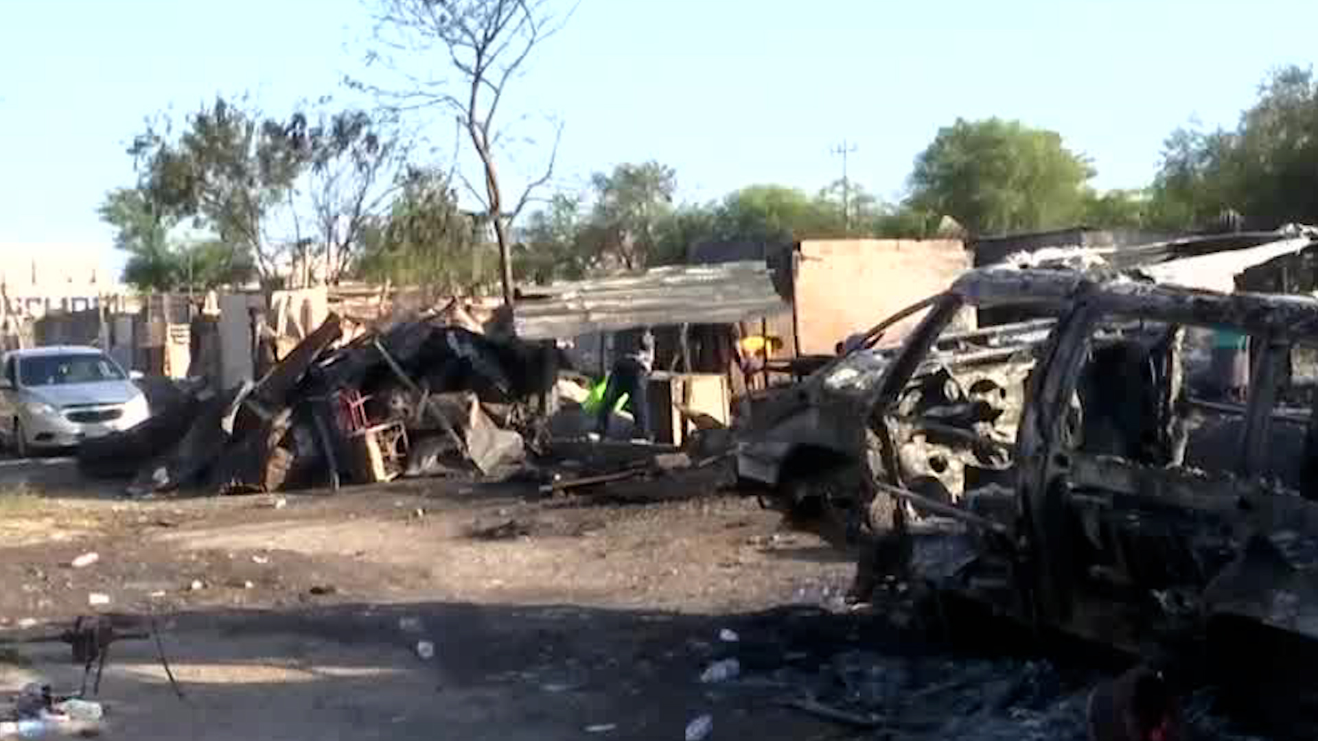 El incendio comenzó de una maleza al interior de una escuela en la colonia San Martín y se fue extendiendo con rapidez hacia los tejabanes.
