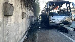 Las personas que estaban en el camión descendieron rápidamente