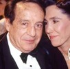 Aunque el público lo recibió con cariño, la presencia de Florinda Meza en la rueda de prensa generó incomodidad al interrumpir a Chespirito