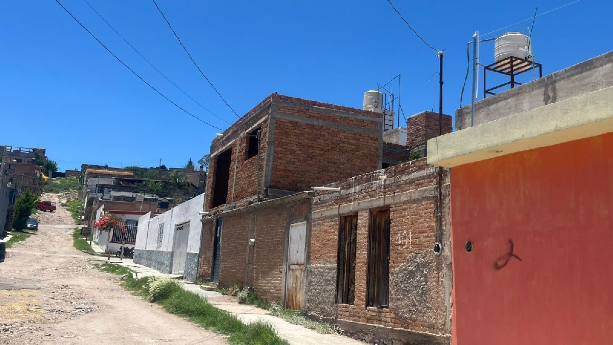 Los vecinos de las colonias Juan Salazar y Héctor Mayagoitia Domínguez han tenido que lidiar con cortes de energía eléctrica que provocan un desabasto de agua. Los vecinos de las colonias Juan Salazar y Héctor Mayagoitia Domínguez han tenido que lidiar con cortes de energía eléctrica que provocan un desabasto de agua.