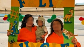 La abuela del niño también se sumó a la celebración y agradeció a la directora y al equipo de trabajo por la fiesta.