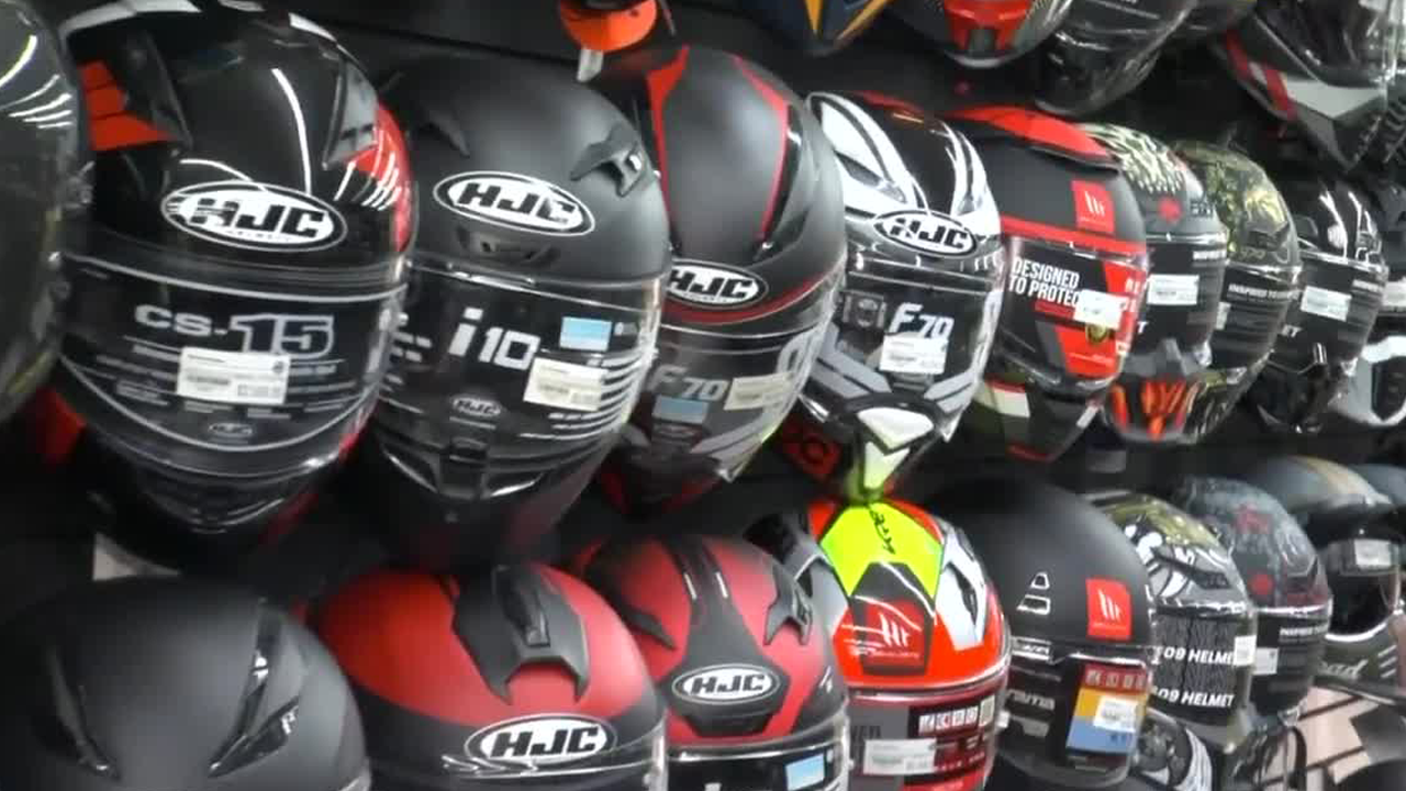 Desde la entrada en vigor del Reglamento de Tránsito para Motociclistas se ha vuelto obligatorio el uso de este accesorio que reduce la mortalidad.