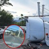 El momento fue captado por un conductor que transitaba por la zona del accidente El momento fue captado por un conductor que transitaba por la zona del accidente