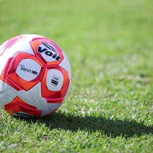 La Jornada 3 del Apertura 2025 estuvo llena de sorpresas y goles, moviendo la tabla de clasificación al término de la misma.
