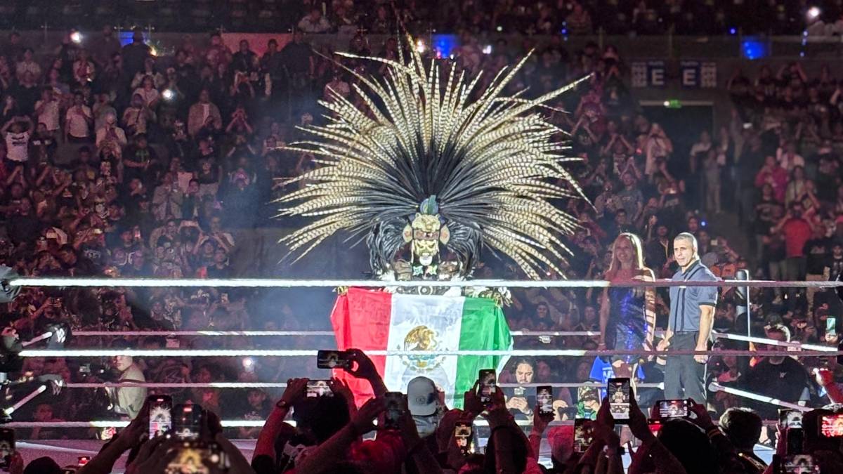 Penta se llevo los aplausos en el evento de WWE en México.