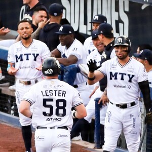 El equipo de los Sultanes se impuso a los de Unión Laguna en el Walmart Park. El equipo de los Sultanes se impuso a los de Unión Laguna en el Walmart Park.