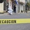 Hombre con antecedentes por robo de autos fue asesinado a tiros en El Encinar. Fiscalía investiga el crimen tras hallar 17 casquillos. Hombre con antecedentes por robo de autos fue asesinado a tiros en El Encinar. Fiscalía investiga el crimen tras hallar 17 casquillos.