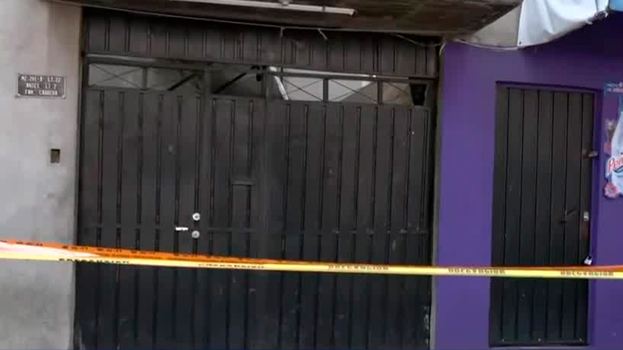 Se formó un socavón dentro de una vivienda en la colonia San Felipe de Jesús de la alcaldía Gustavo A. Madero, Ciudad de México.