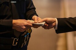 Policía Vial dinero