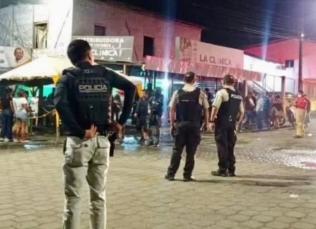 Los Lobos, una de las bandas criminales más activas del país, serían responsables de brutal ataque armado que dejó 17 muertos y 14 heridos en Ecuador. Los Lobos, una de las bandas criminales más activas del país, serían responsables de brutal ataque armado que dejó 17 muertos y 14 heridos en Ecuador.