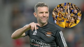 El director técnico de 48 años también cuenta con experiencia en el banquillo adquirida en Inglaterra tras dirigir al Nottingham Forest en segunda división.