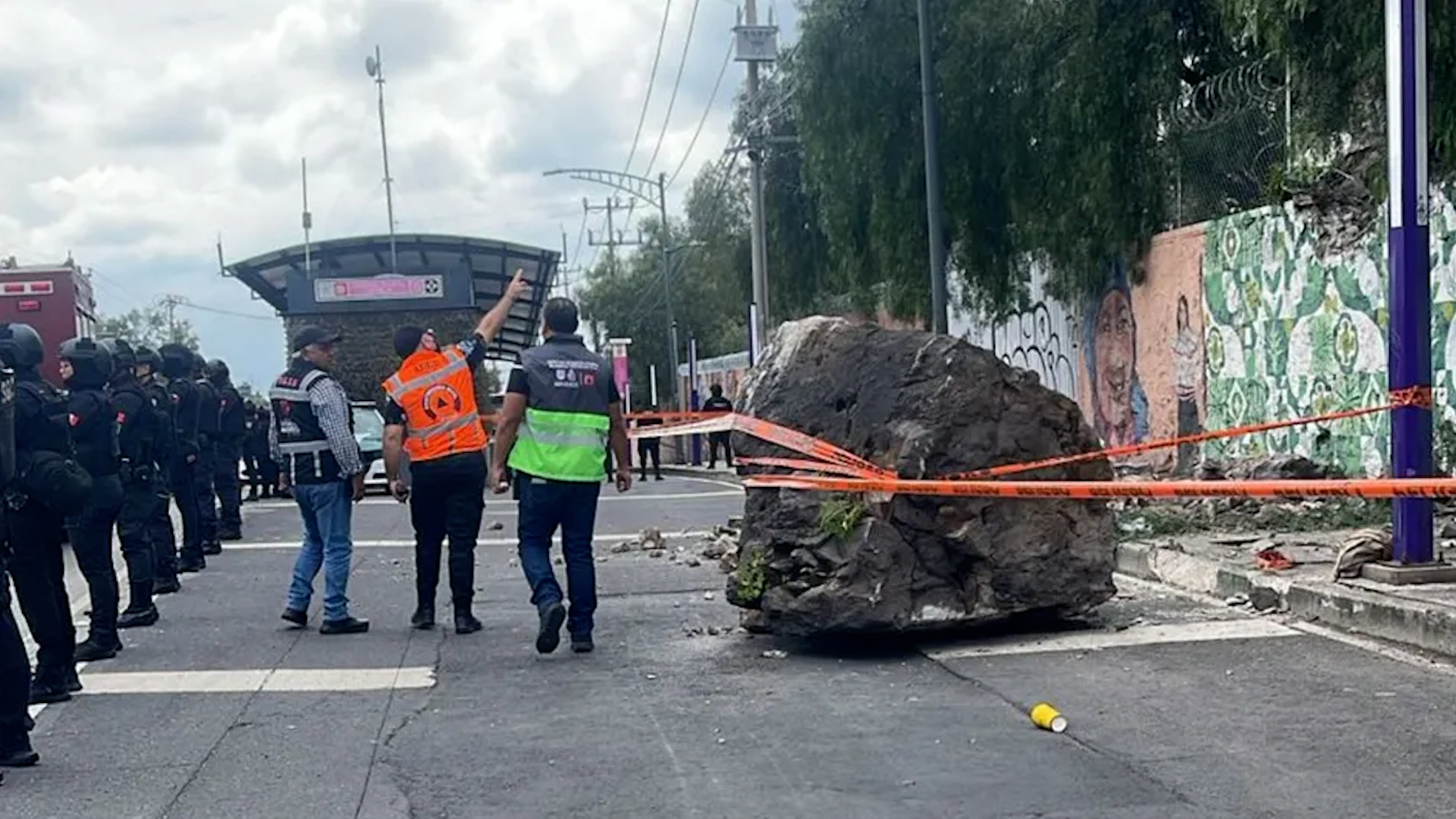En la alcaldía GAM, más de 100 mil peregrinos acudieron a la Basílica de Guadalupe, zona donde también cayó una roca del cerro del Tepeyac.