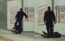 El elemento policiaco fue captado en plena agresión
