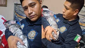 Policías de Escobedo apoyan a mujer en labor de parto en la colonia Santa Martha