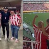 Enrique Alfaro reaparece en partido de Chivas tras concluir estudios en Europa; su presencia genera revuelo y celebra el triunfo del equipo tapatío Enrique Alfaro reaparece en partido de Chivas tras concluir estudios en Europa; su presencia genera revuelo y celebra el triunfo del equipo tapatío