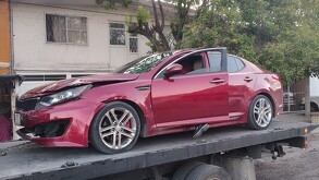 Una mujer de 29 años fue ser detenida por presuntamente chocar el vehículo de su expareja, intentar huir del lugar y ser encontrada en estado de ebriedad.