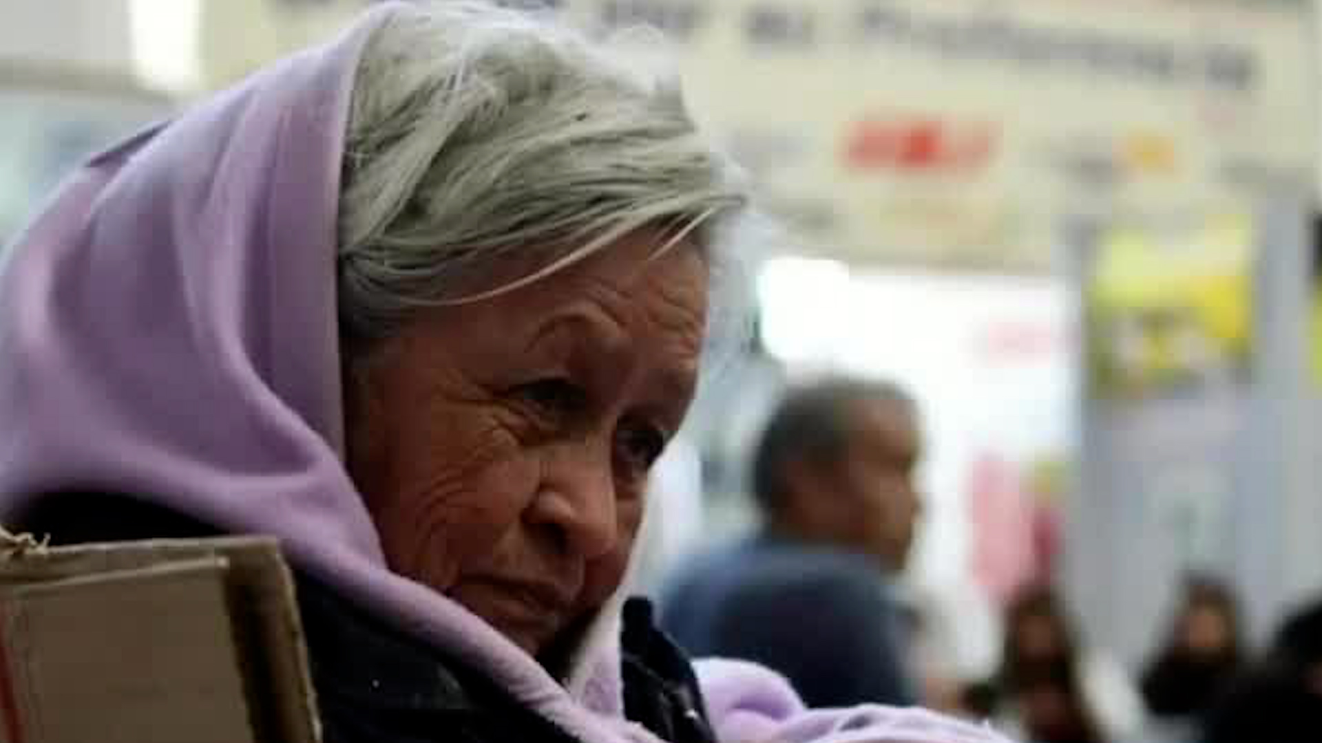 María de Jesús Mundo fue desalojada de su hogar en Tehuacán por poder pagar la renta; de los tres hijos que tuvo, ninguno la contactó.