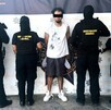 Horas después de asaltar con arma de fuego un negocio, un joven fue localizado en la colonia Crispín Treviño Horas después de asaltar con arma de fuego un negocio, un joven fue localizado en la colonia Crispín Treviño